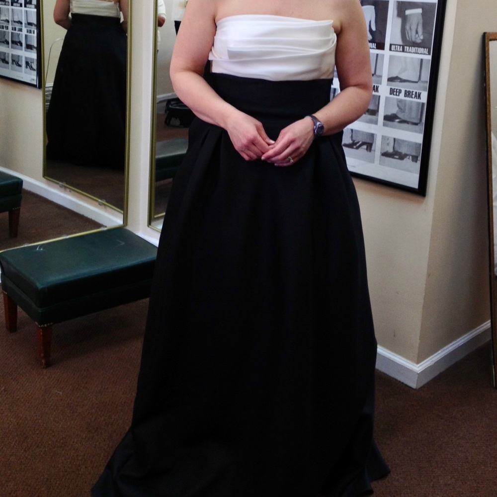 NEW Carmen Marc Valvo black & ivory ballgown